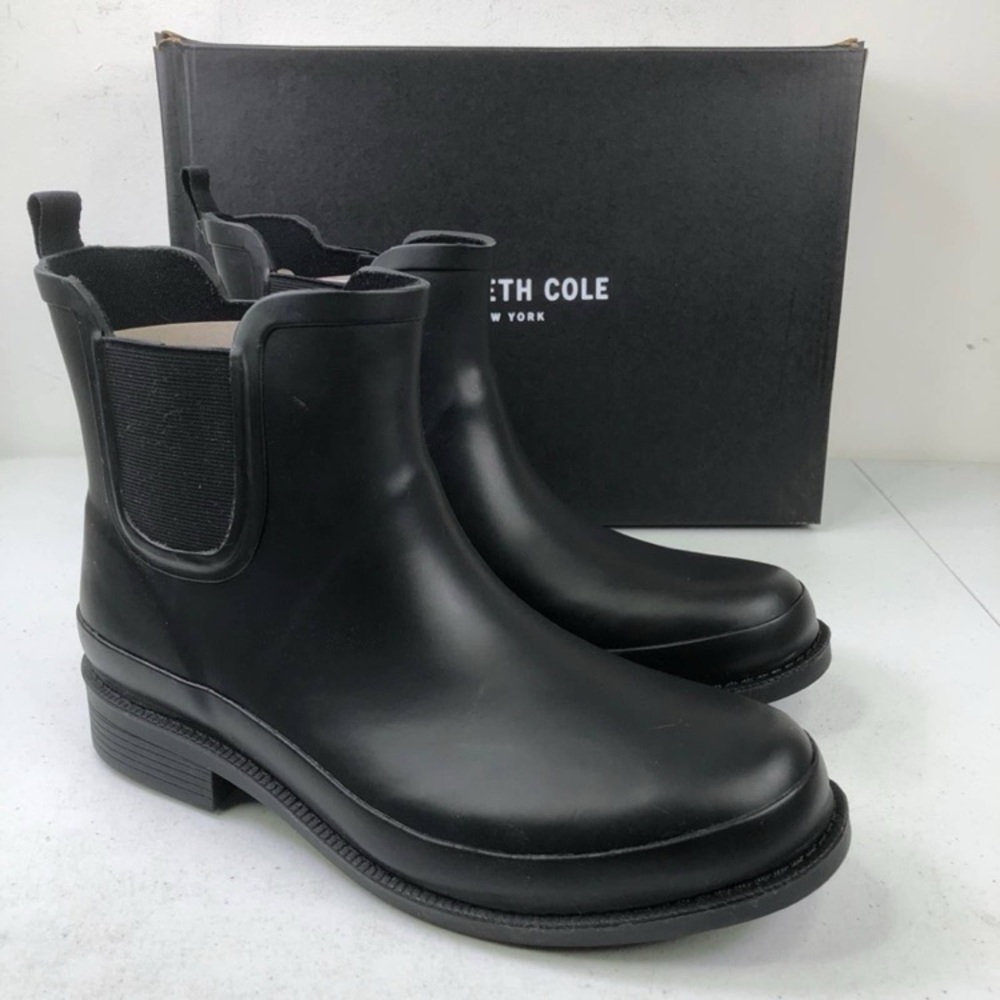 Kenneth Cole Women's Black Chelsea Boots